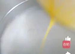 Illustration of how to make coriander and egg soup 10