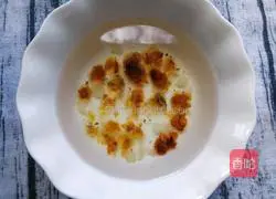 Illustration of how to make Tremella Fungus, Peach Gum and Snow Swallow Soup 2