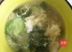 Illustration of how to make enoki mushroom and seaweed soup 12