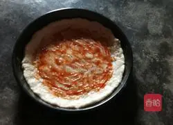 Illustration of how to make grilled sausage and vegetable pizza 6