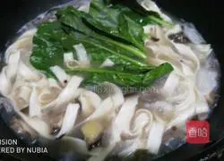 Illustration of how to make Lanzhou beef noodles 8