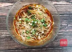 Illustration of making Yangchun noodles 7