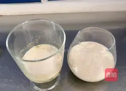 Illustration of how to make matcha yogurt fruit cup 6