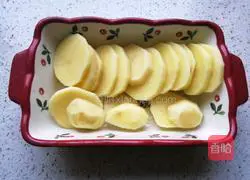 Illustration of how to make potato pancakes with dumpling skin 2