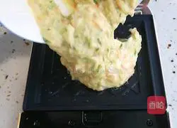 Illustration of how to make cucumber egg pancake 7
