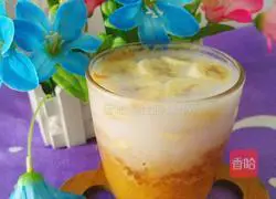 Illustration of how to make banana, apple and coconut juice 7