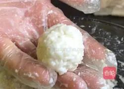 Illustration of how to make rice dumplings 4