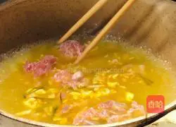 Illustration of how to make beef slices in sour soup 13