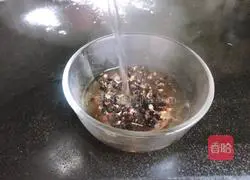 Like the illustration of how to make piggy steamed buns 1