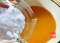 Illustration of how to use cool snow pear cream to stimulate breasts 9