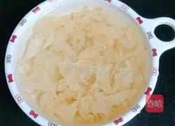 How to make apple and white fungus double rice paste Illustration 2