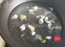 Illustration of how to make cabbage, clams and tofu soup 7