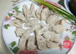 Illustration of how to make shrimp and duck blood soup 1