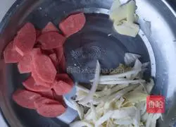 Illustration of how to make fried conch noodles 3