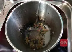 Illustration of how to make multigrain soy milk 4