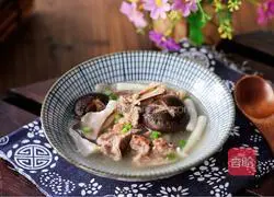 Illustration of how to make pork bone and mushroom soup 12