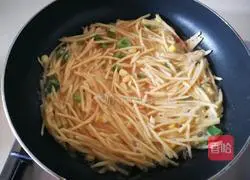 Illustration of how to make cheese and potato shreds 6