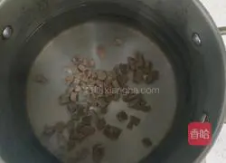 Illustration of authentic Russian borscht recipe 10