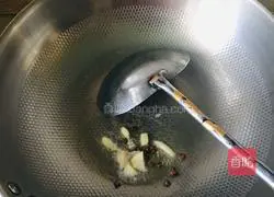 Illustration of how to cook diced chicken with green pepper 2