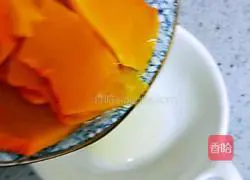 Illustration of how to make purple sweet potato and pumpkin yogurt cup 6