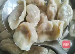 Illustration of how to make pumpkin and pork dumplings 20