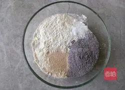 Illustration of how to make black rice steamed buns 3