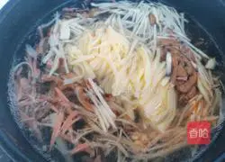 Illustration of how to make vinegar, pepper, corn, tofu and egg soup 10