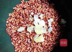 Illustration of how to make red bean milk soup (regulating menstruation and nourishing blood) 3