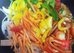 Illustration of how to make colorful fried ramen 5