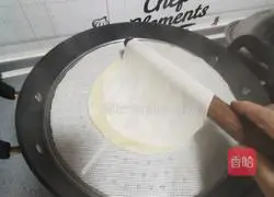 Illustration of how to make steamed spring cakes 12