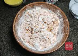 Illustration of how to make pumpkin steamed buns with knife 5