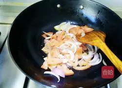 Illustration of how to make seafood noodles 4