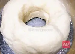 Illustration of how to make hot noodle buns 2