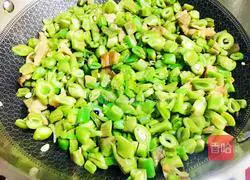 Illustration of how to make braised beans and noodles 4