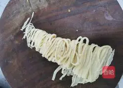 Illustration of how to make pancakes with tomatoes and eggs 8