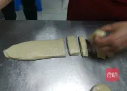 Illustration of how to make fried dough sticks 6