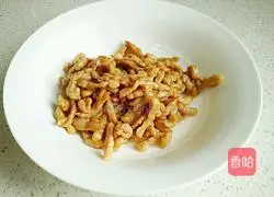 Illustration of how to make asparagus and shredded pork 8