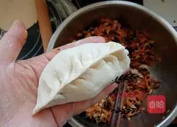 Illustration of making lanceol buns 14