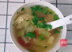 Illustration of how to make loofah and egg soup 11