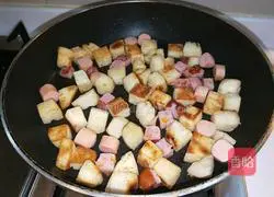 Xinwen Gourmet Internet celebrity steamed buns transformed into egg and ham cakes illustration 7