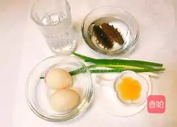 Illustration of how to make steamed sea cucumber eggs 1