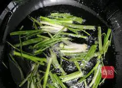 Illustration of how to make scallion noodles 3