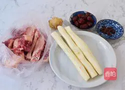 Yam and red dates Illustration of how to make old duck soup 1