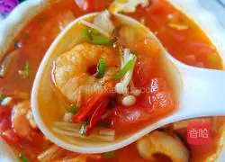 Illustration of how to make shrimp and mushroom soup with tomato sauce 2