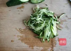 Illustration of how to make three shredded fruits and vegetables 1