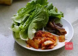 Illustration of how to make kimchi barbecue rolls 8