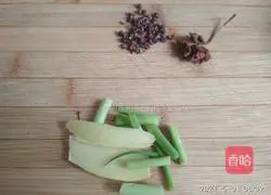 Illustration of making silkless kidney bean and pork dumplings 2