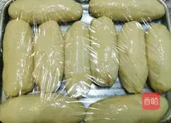 Illustration of how to make coconut and honey milky soft twist 2