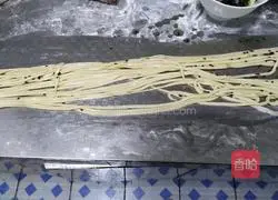 Illustration of how to make golden cakes 7