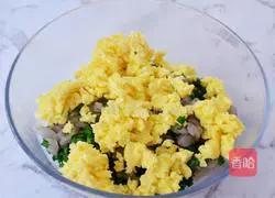 Illustration of how to make three fresh buns with dumpling skin 5